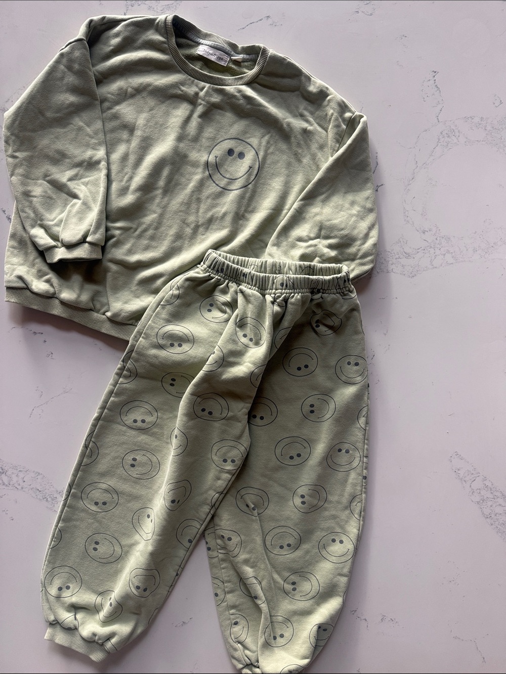 Indy and Pippa Smiley Jogger Set sweatshirt and sweatpants Green Color Size 6T - Picture 10 of 10